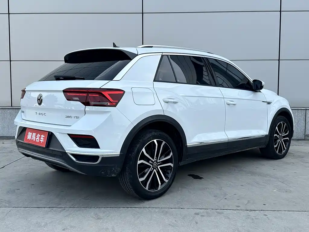 Volkswagen T-Roc — фото 15