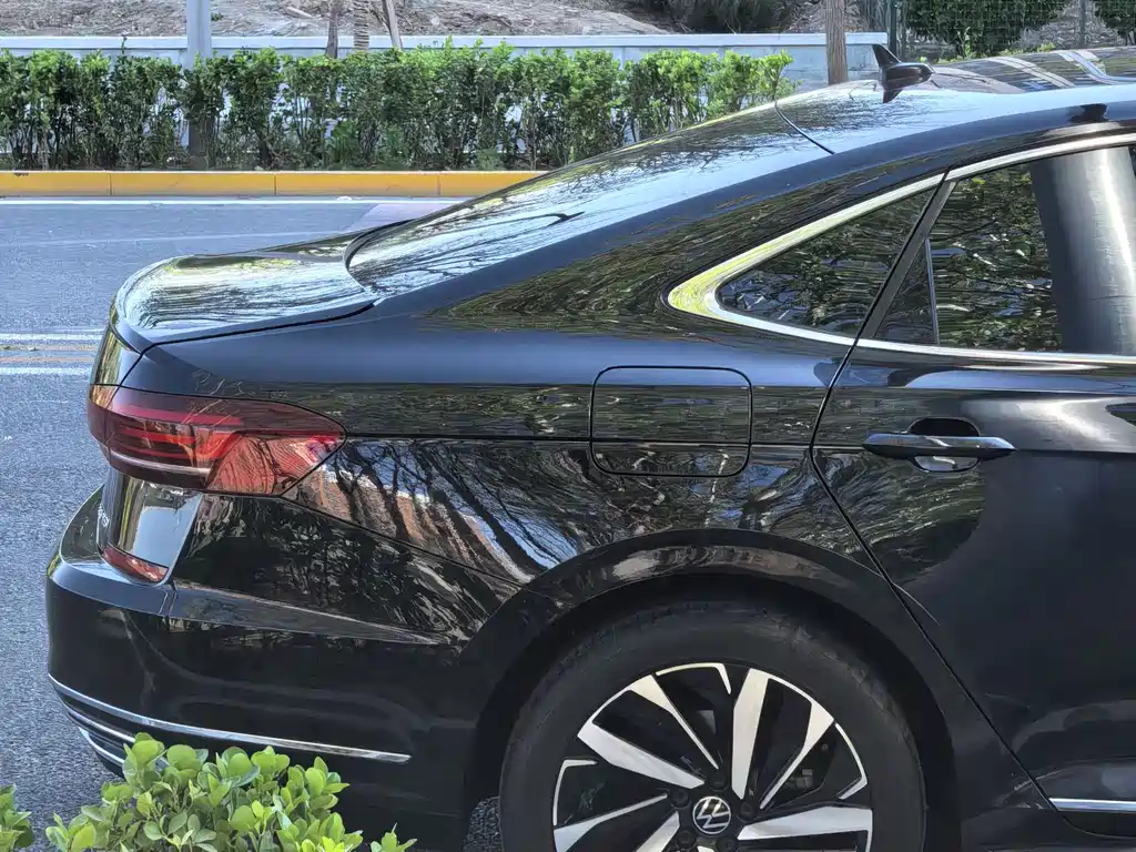 Volkswagen Passat — фото 8