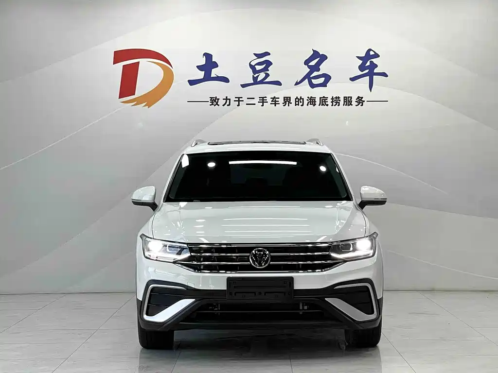 Volkswagen Tiguan L — фото 2