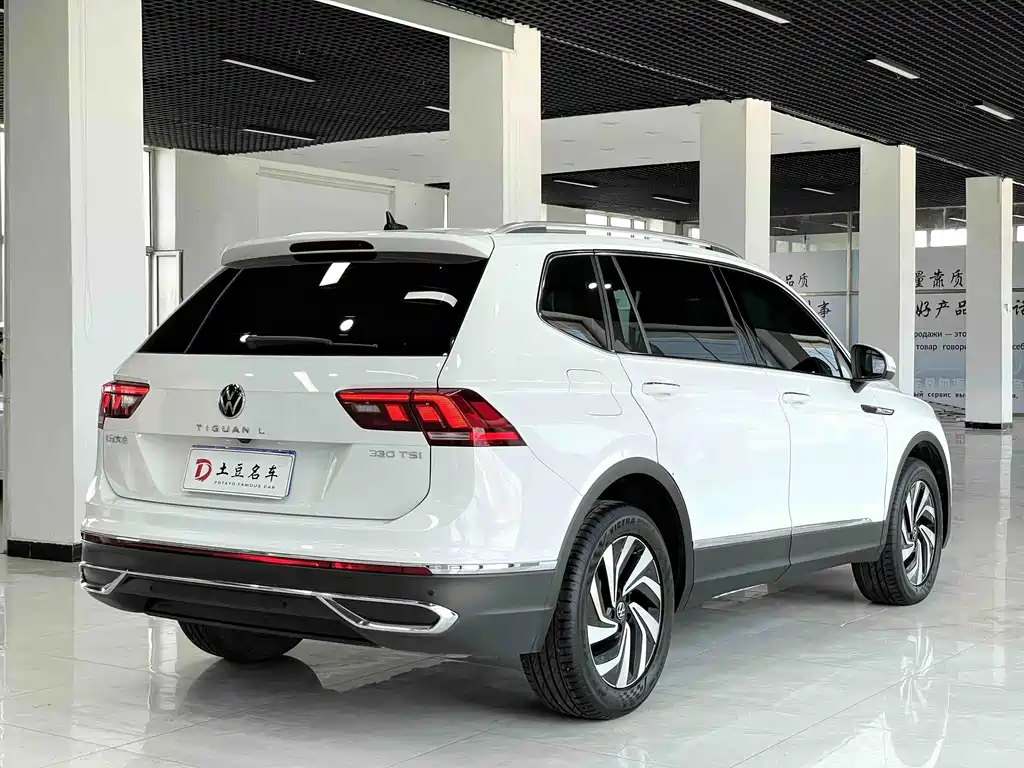 Volkswagen Tiguan L — фото 6