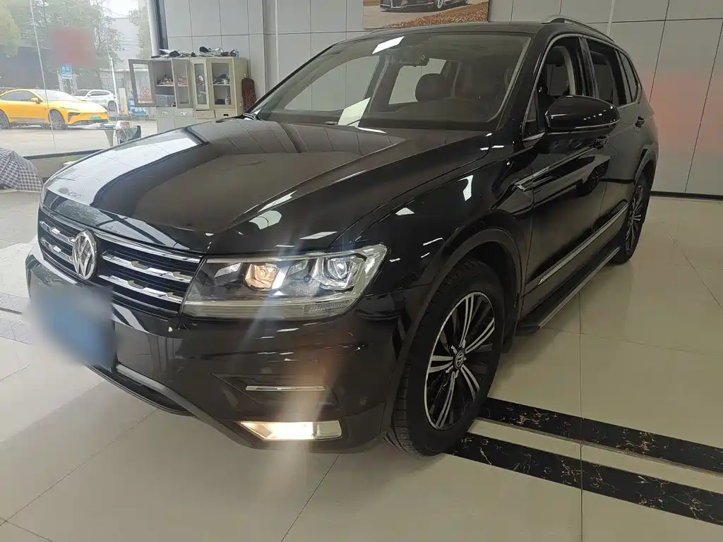 Volkswagen Tiguan L — фото 2