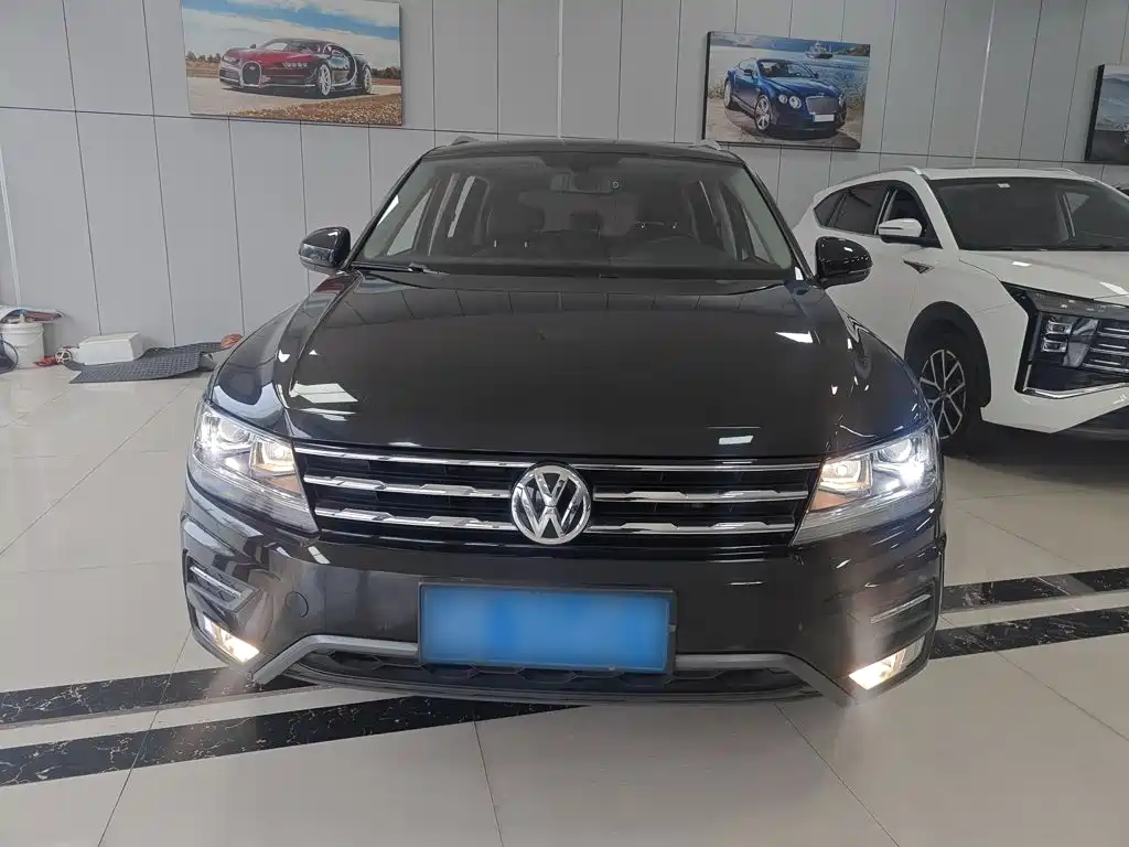 Volkswagen Tiguan L — фото 3