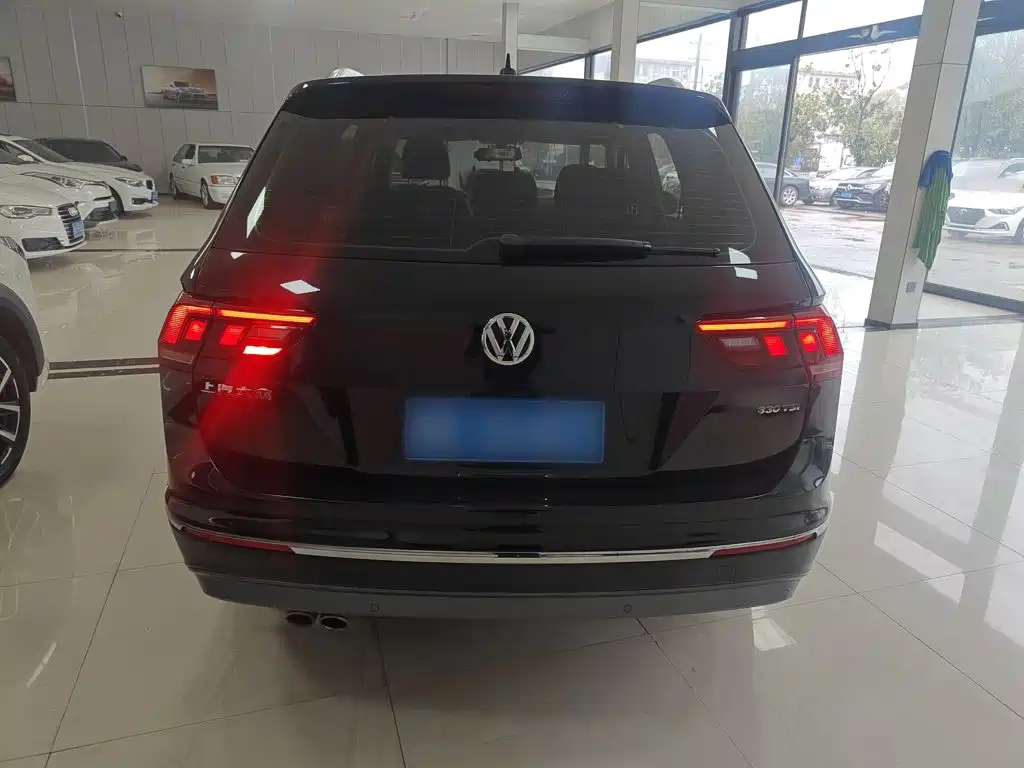 Volkswagen Tiguan L — фото 4