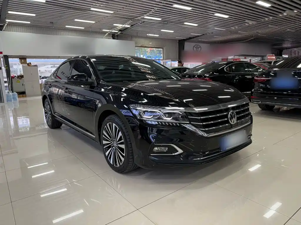 Volkswagen Passat — фото 3