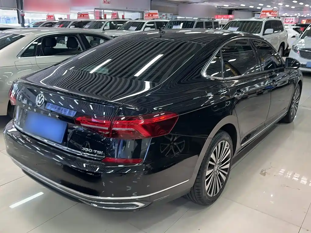 Volkswagen Passat — фото 7