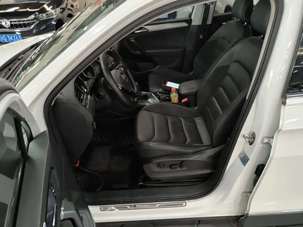 Volkswagen Tiguan L — фото 11