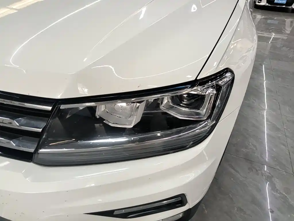 Volkswagen Tiguan L — фото 18
