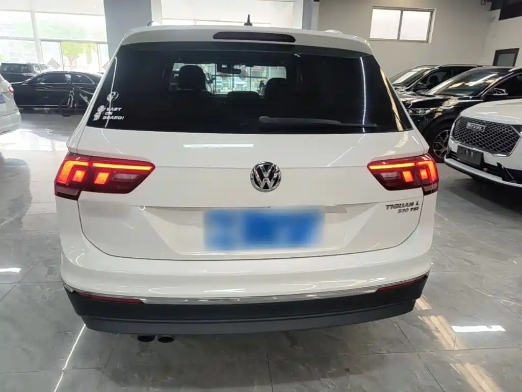 Volkswagen Tiguan L — фото 4