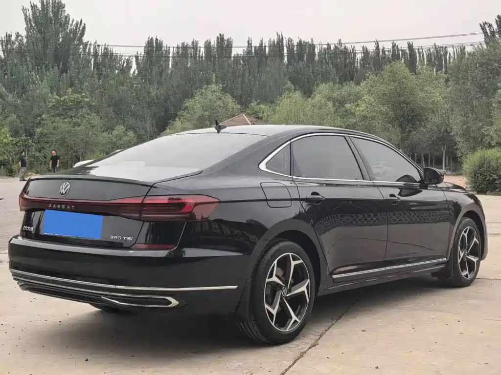 Volkswagen Passat — фото 4