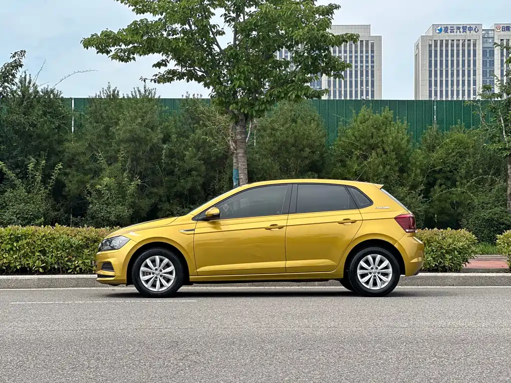 Volkswagen Polo — фото 3