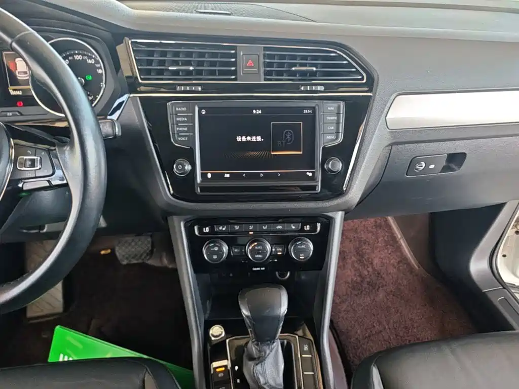 Volkswagen Tiguan L — фото 13