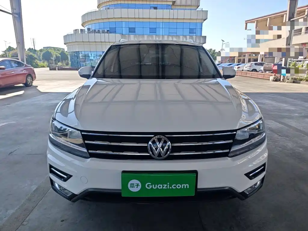 Volkswagen Tiguan L — фото 3