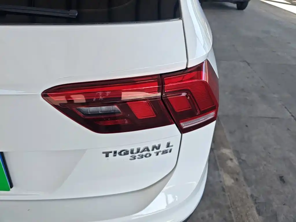 Volkswagen Tiguan L — фото 8