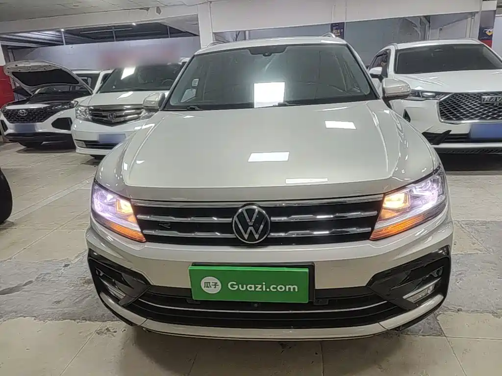 Volkswagen Tiguan L — фото 3