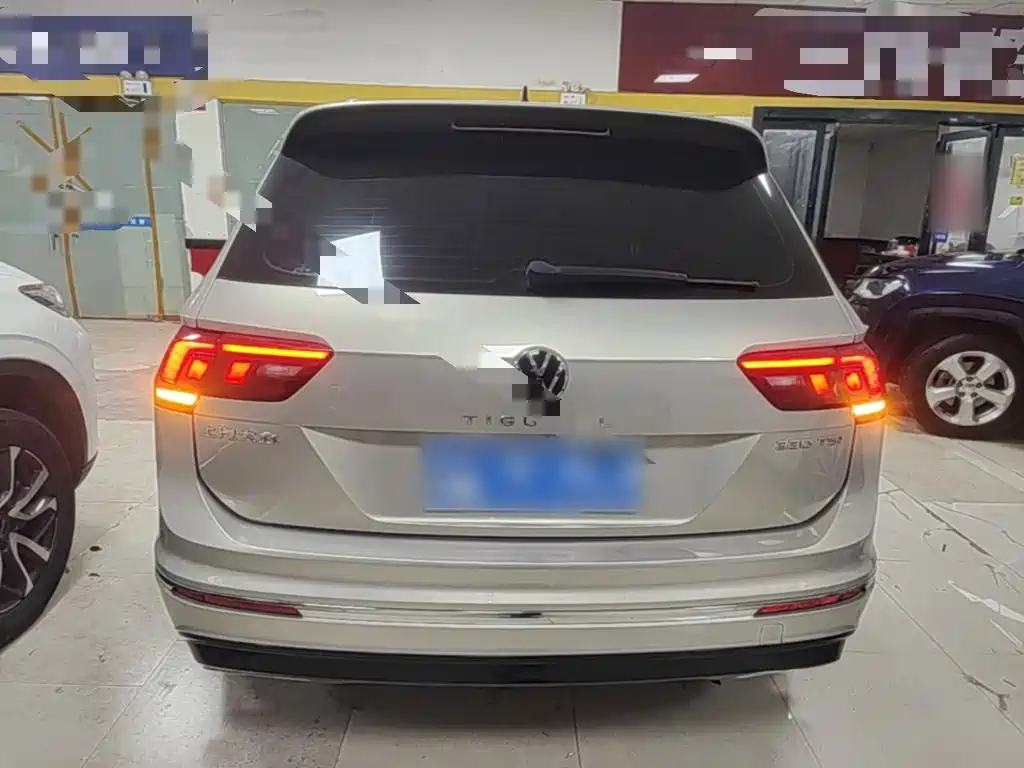 Volkswagen Tiguan L — фото 6