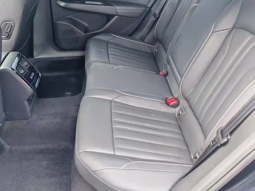 Volkswagen Passat — фото 6