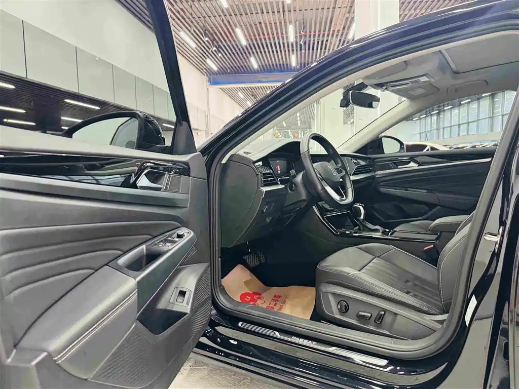Volkswagen Passat — фото 11