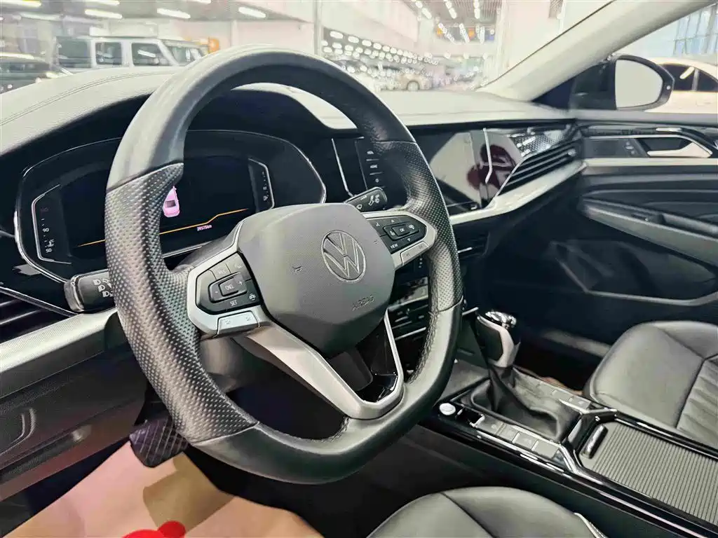 Volkswagen Passat — фото 13