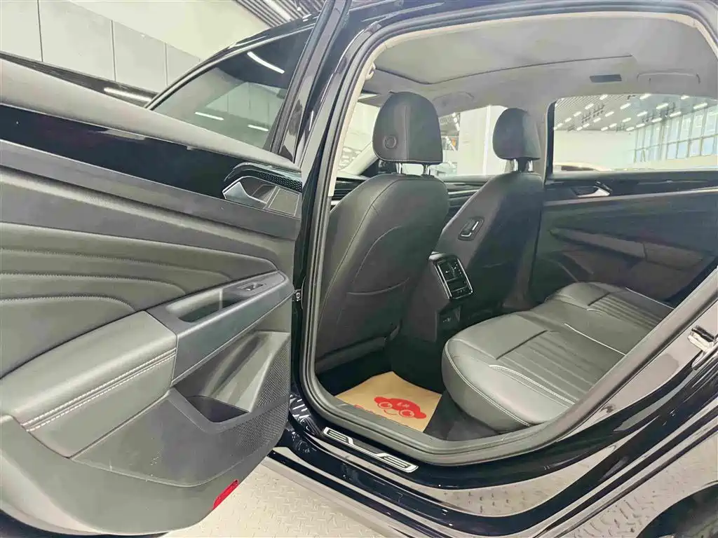 Volkswagen Passat — фото 18
