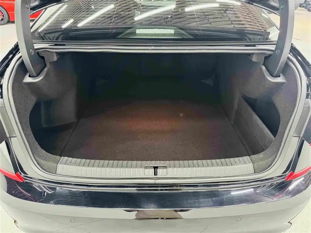 Volkswagen Passat — фото 21