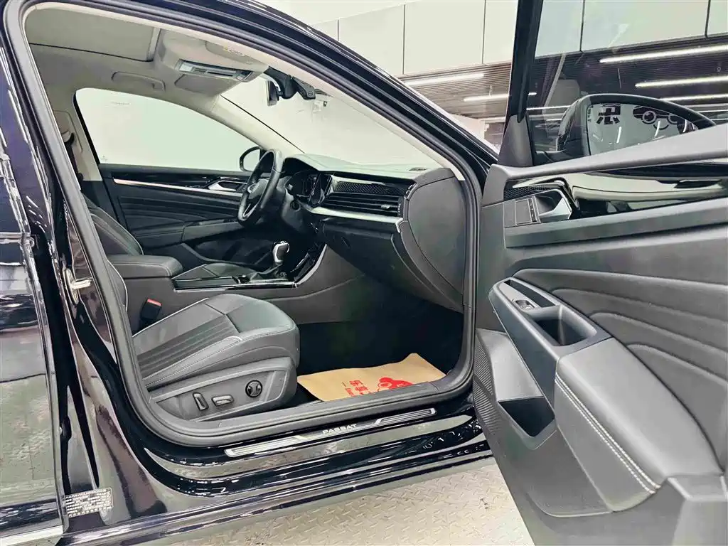 Volkswagen Passat — фото 26