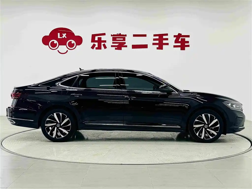 Volkswagen Passat — фото 6