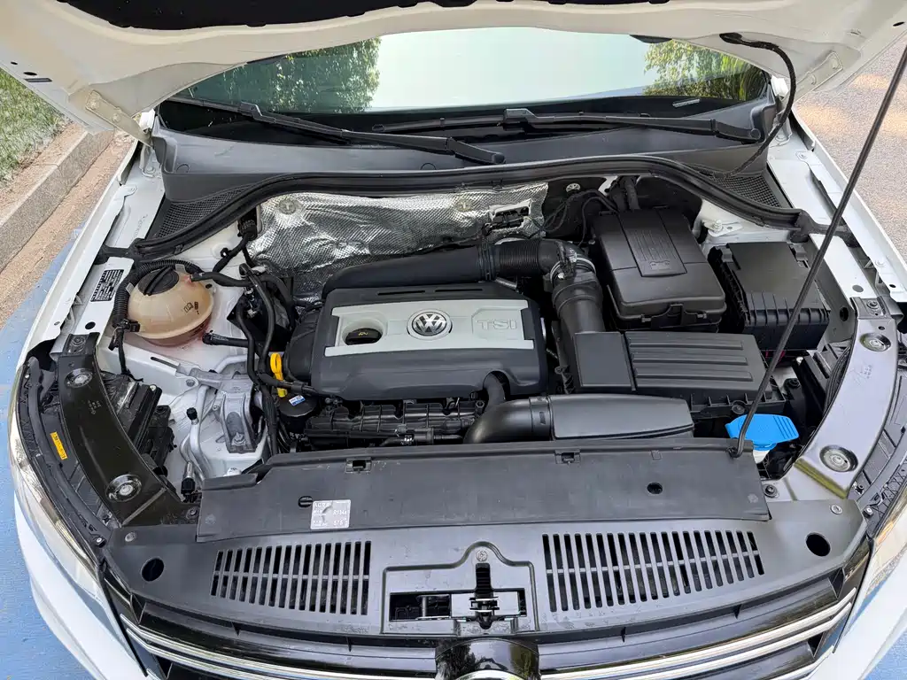 Volkswagen Tiguan — фото 17