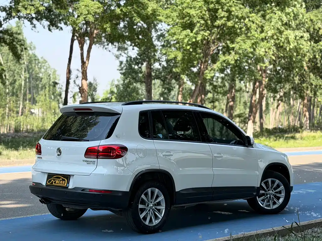 Volkswagen Tiguan — фото 7