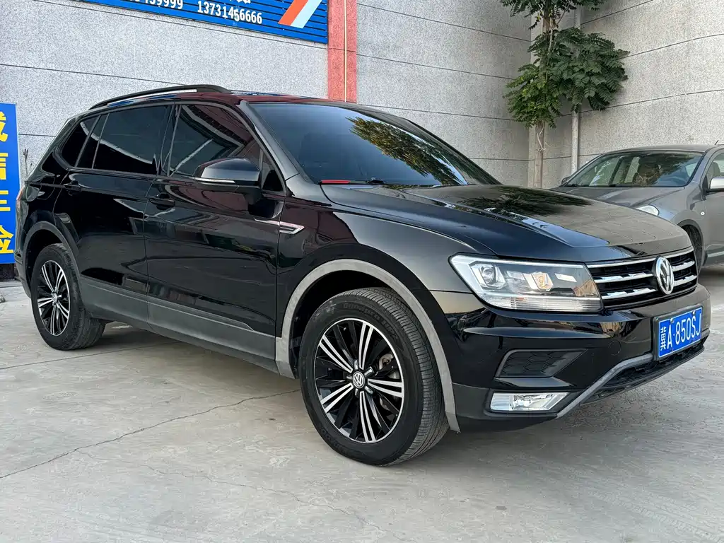 Volkswagen Tiguan L — фото 3
