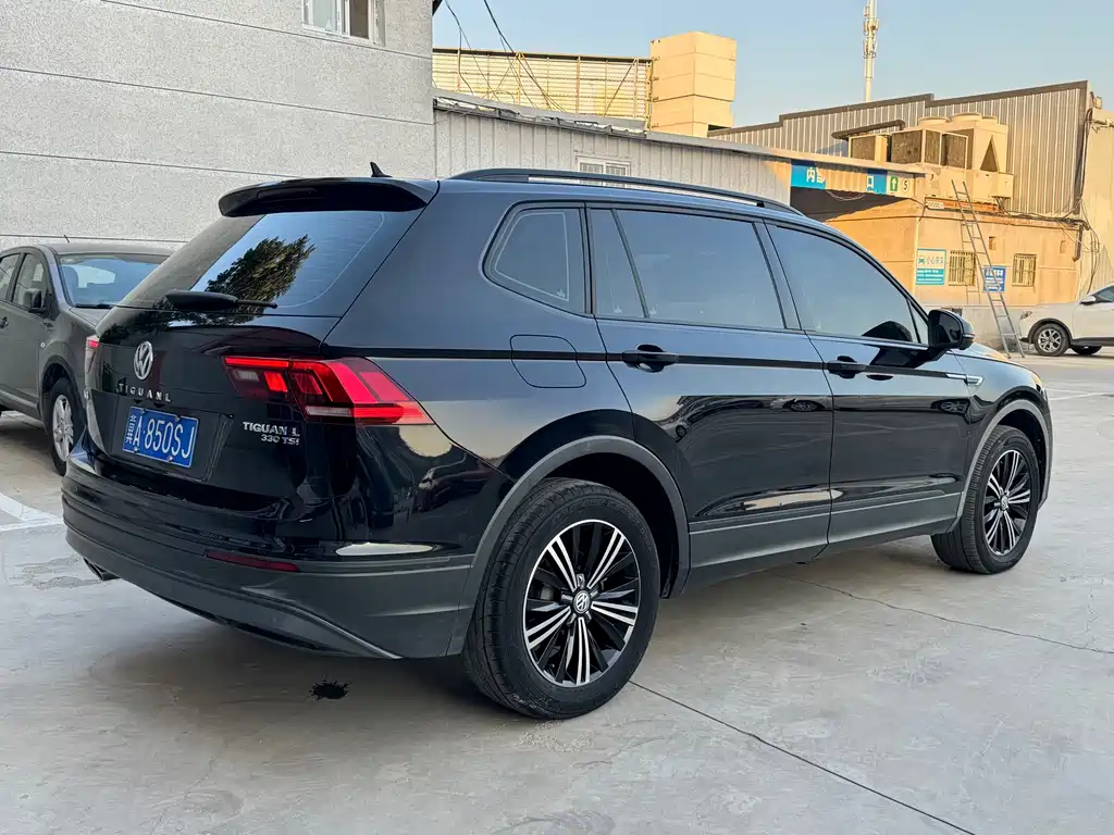 Volkswagen Tiguan L — фото 4
