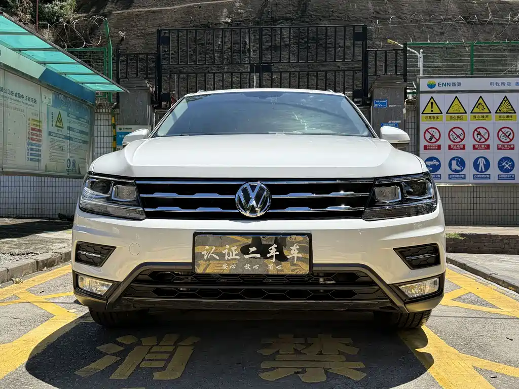 Volkswagen Tiguan L — фото 4