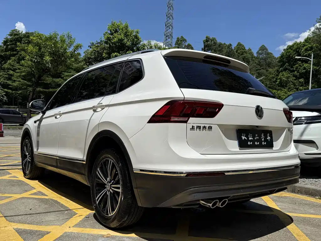 Volkswagen Tiguan L — фото 6