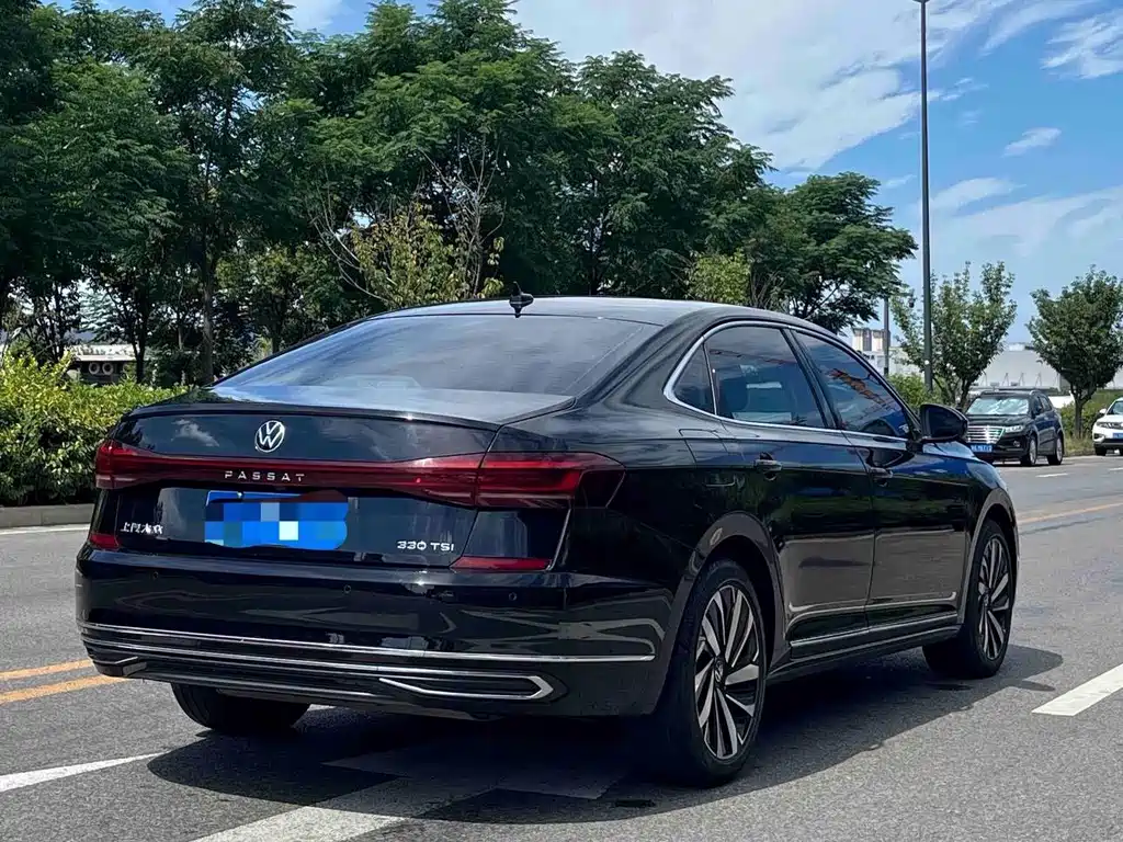 Volkswagen Passat — фото 5