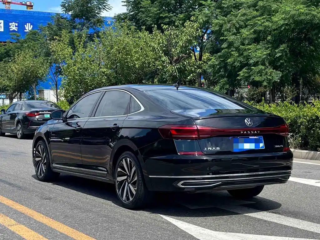 Volkswagen Passat — фото 6