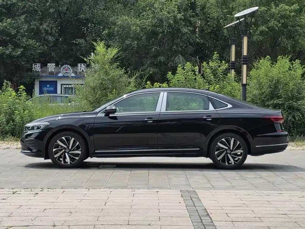 Volkswagen Passat — фото 3