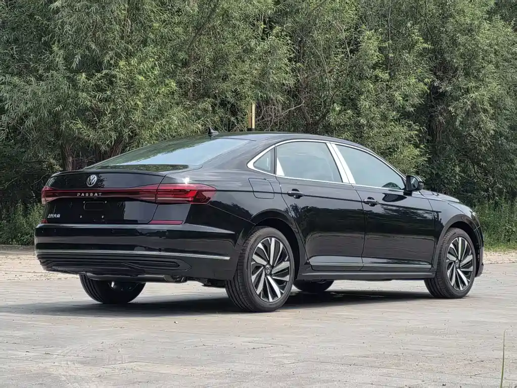 Volkswagen Passat — фото 5