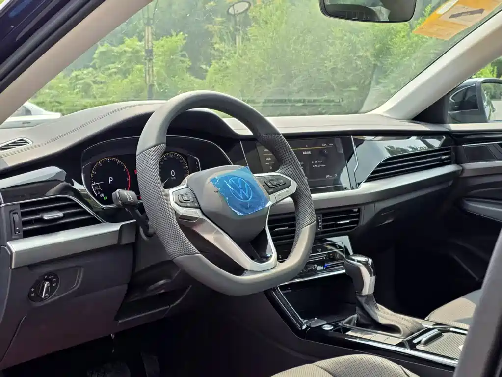 Volkswagen Passat — фото 7