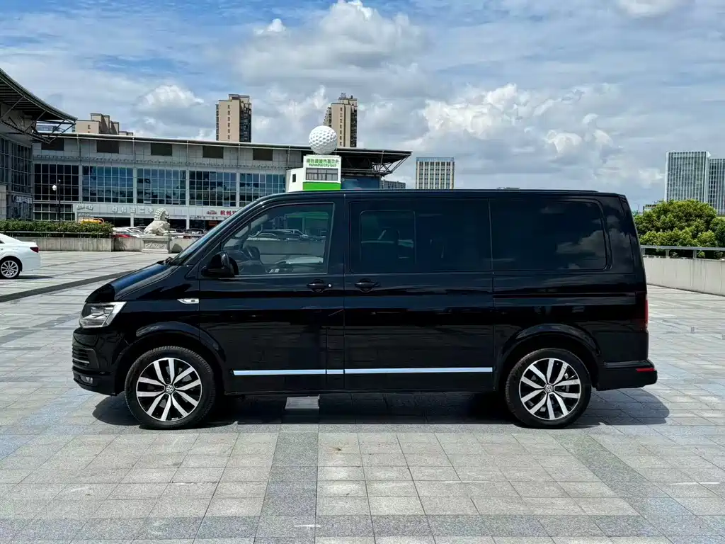 Volkswagen Multivan — фото 4