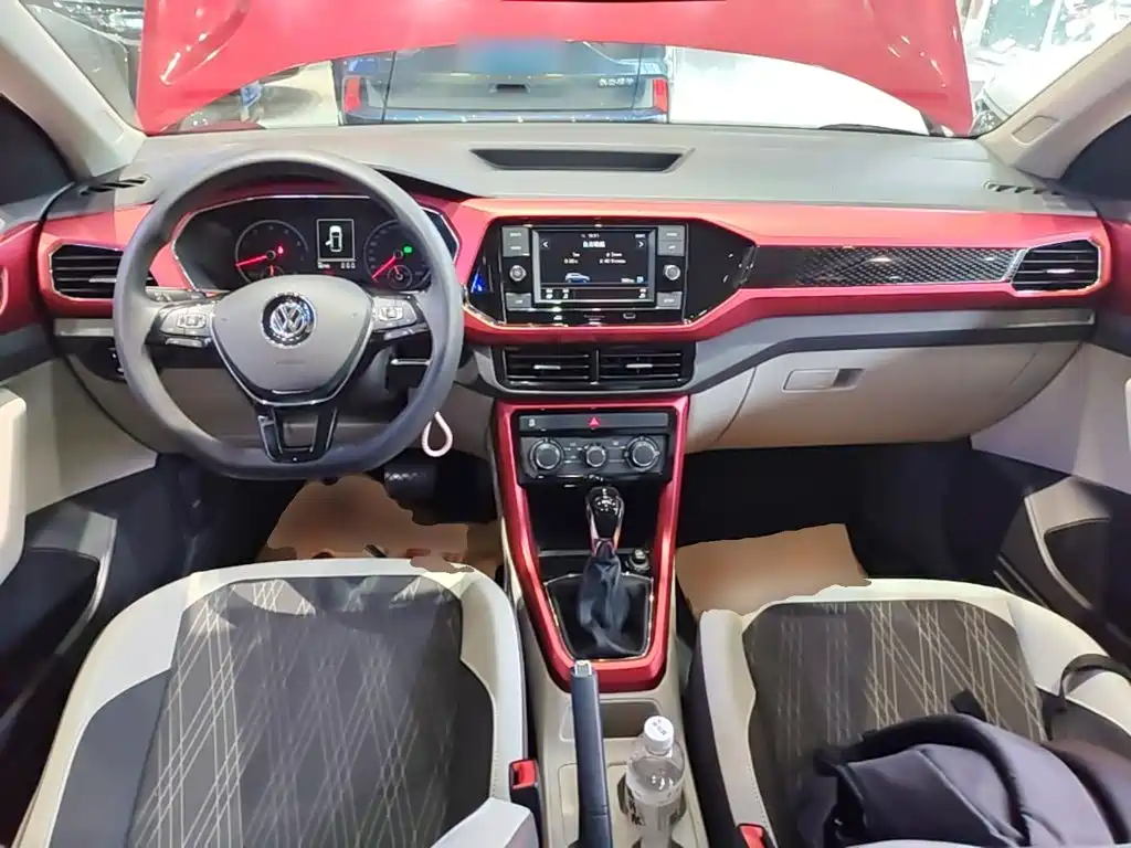 Volkswagen T-Cross — фото 10