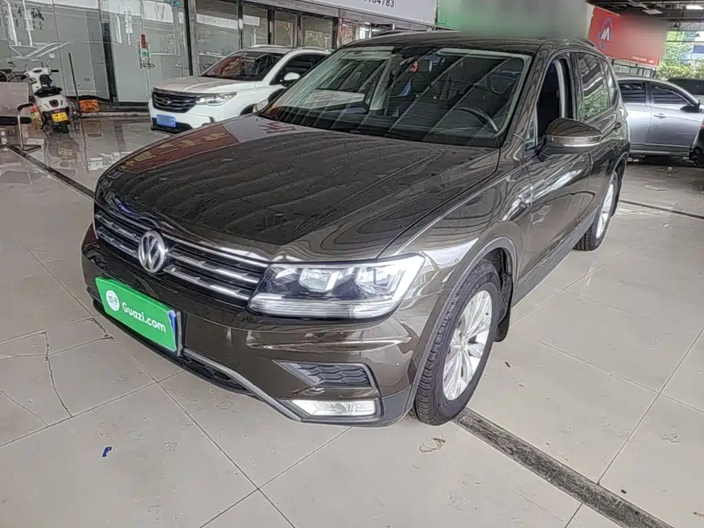 Volkswagen Tiguan L — фото 2
