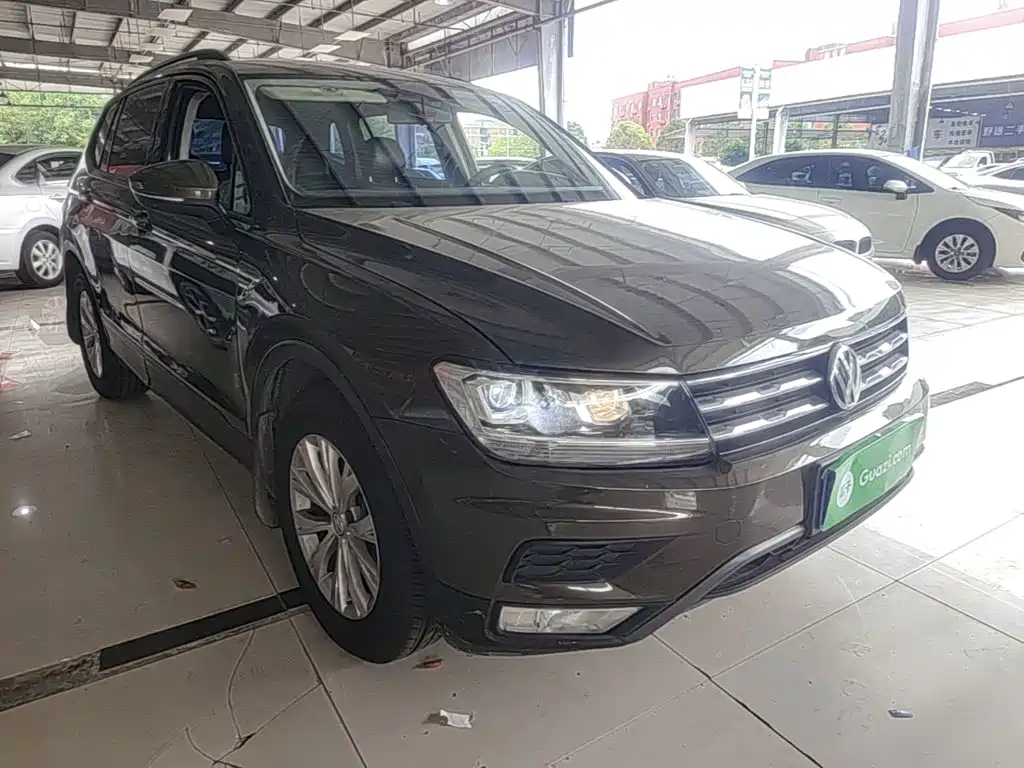 Volkswagen Tiguan L — фото 4