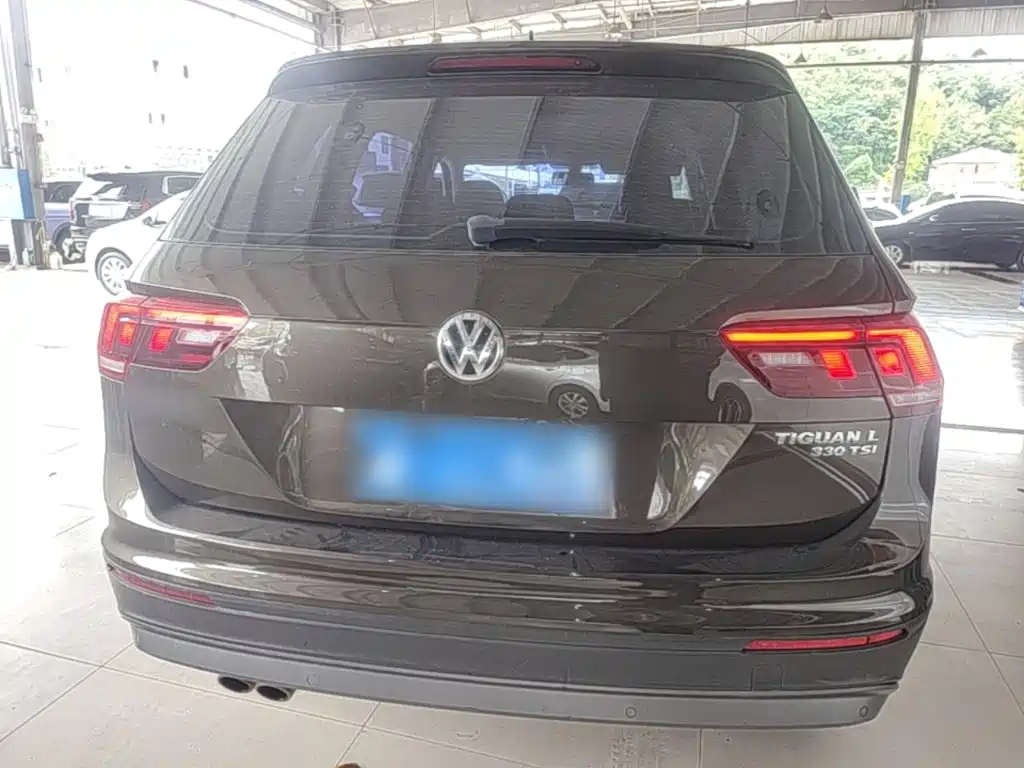Volkswagen Tiguan L — фото 6