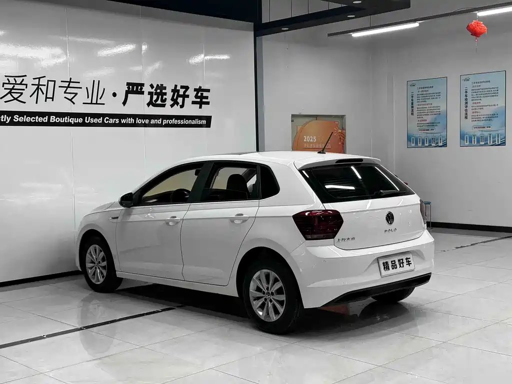 Volkswagen Polo — фото 5