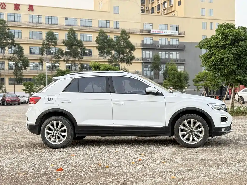 Volkswagen T-Roc — фото 4