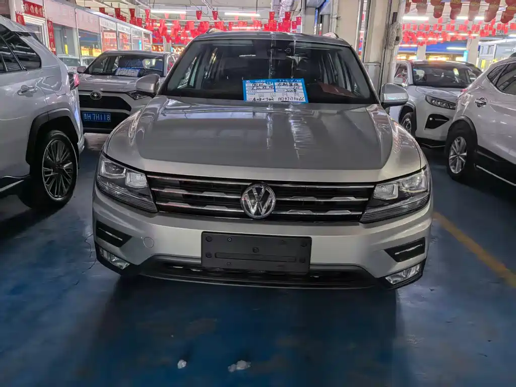 Volkswagen Tiguan L — фото 2