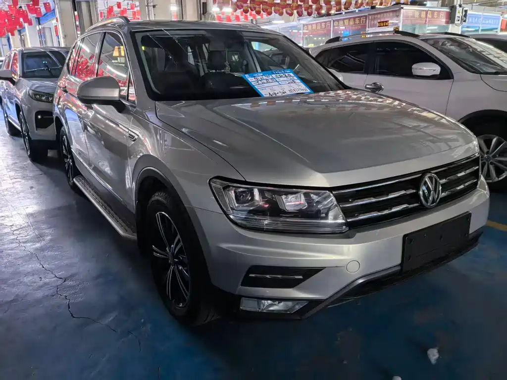 Volkswagen Tiguan L — фото 3