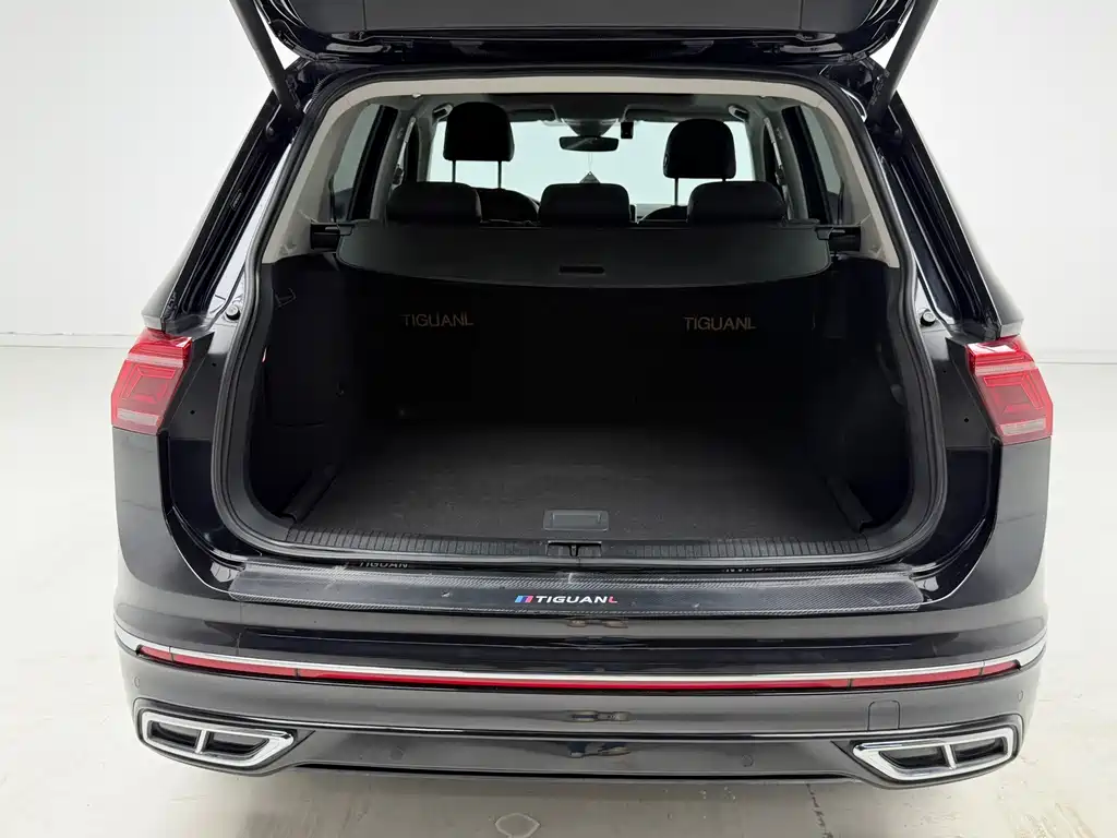 Volkswagen Tiguan L PHEV — фото 17