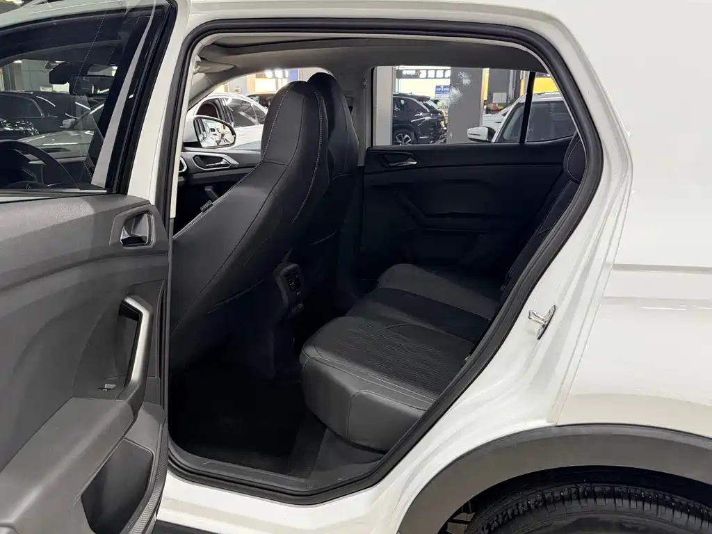 Volkswagen T-Cross — фото 11