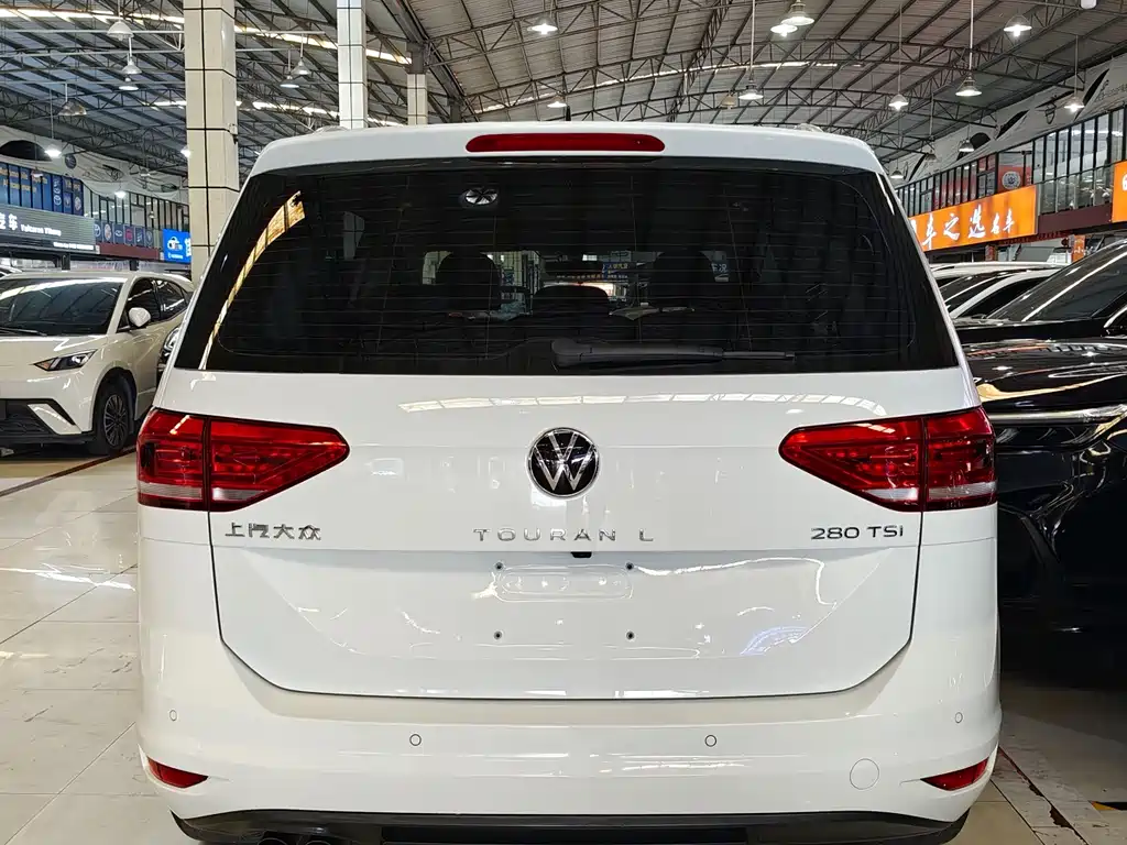 Volkswagen Touran — фото 5