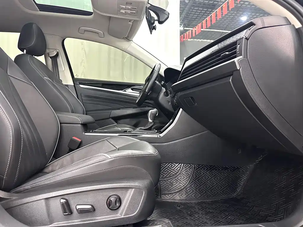 Volkswagen Passat — фото 10